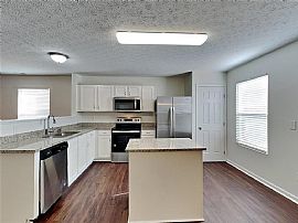 Charming 4 Bedroom Home in Simi Valley, CA