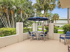 Two Bedroom Home in Stuart, FL (Photo 2 of 12)