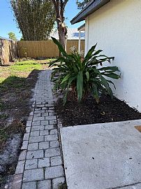 2bd in Tampa, FL (Photo 8 of 9)