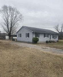 204 E Adams St, Georgetown, De 19947 House For Rent in Georgetown, DE (Photo 2 of 12)