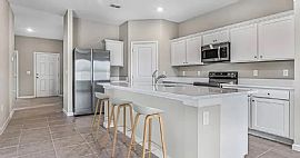 2703 Granville Dr, Kissimmee, Fl 34758 Comfortable House in Kissimmee, FL (Photo 4 of 7)