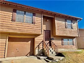 534 S Clinton St, Collinsville, Il 62234 House For Rent in Collinsville, IL