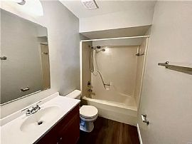 534 S Clinton St, Collinsville, Il 62234 House For Rent in Collinsville, IL (Photo 6 of 12)