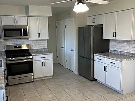 1322 Caswell St, Belvidere, Il 61008 Spacious House For Rent  in Belvidere, IL (Photo 4 of 8)