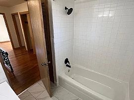 1322 Caswell St, Belvidere, Il 61008 Spacious House For Rent  in Belvidere, IL (Photo 7 of 8)