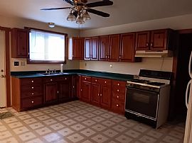 1417 N Sterling St, Streator, Il 61364 Lovely House For Rent in Streator, IL (Photo 2 of 5)