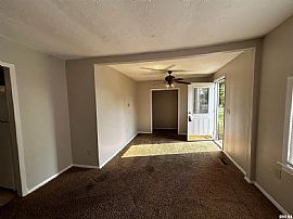 1619 N Arrow Ave, Peoria, Il 61604 Unique House For Rent in Peoria, IL (Photo 3 of 12)