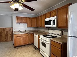 1619 N Arrow Ave, Peoria, Il 61604 Unique House For Rent in Peoria, IL (Photo 5 of 12)