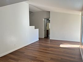 Great Single Family Home  in Bakersfield, CA (Photo 2 of 7)