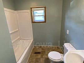 403 9th Ave Sw, Independence, Ia 50644 House For Rent  in Independence, IA (Photo 5 of 5)