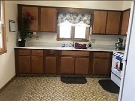 1202 W South St, Winterset, Ia 50273 Available House For Rent  in Winterset, IA (Photo 2 of 5)