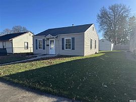 3637 Johnson Ave, Davenport, Ia 52802 Home Sweet Home  in Davenport, IA