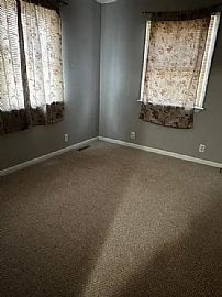 2204 Demorest Ave, Muscatine, Ia 52761 Spacious 2 Bed House Ren in Muscatine, IA (Photo 6 of 7)