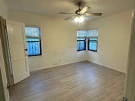 Charming 2 Bedroom Home  in Los Angeles, CA (Photo 6 of 10)