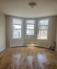 Charming 2 Bedroom Home in Jersey City, NJ (Photo 2 of 7)