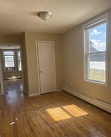 Charming 2 Bedroom Home in Jersey City, NJ (Photo 5 of 7)