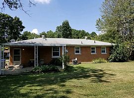 Beautiful Home For Your Comfort  in Louisville, KY (Photo 12 of 12)