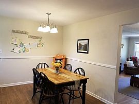 Beautiful Home For Your Comfort  in Louisville, KY (Photo 7 of 12)