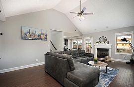 Beautiful Home For Your Comfort  in Oak Grove, KY (Photo 3 of 12)