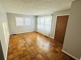 Beautiful Home For Your Comfort  in Louisville, KY (Photo 2 of 12)