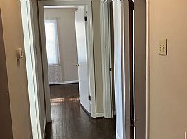 Beautiful Home For Your Comfort  in Lexington, KY (Photo 11 of 12)