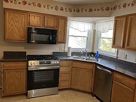 Beautiful Home For Your Comfort  in Lexington, KY (Photo 5 of 12)