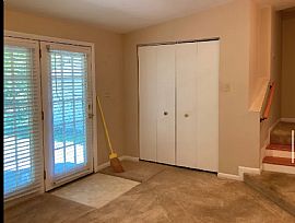 Beautiful Home For Your Comfort  in Lexington, KY (Photo 8 of 12)