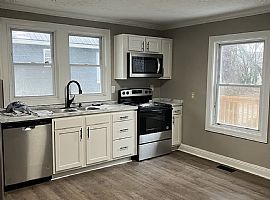 Beautiful Home For Your Comfort  in Mount Washington, KY (Photo 10 of 12)