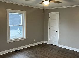 Beautiful Home For Your Comfort  in Mount Washington, KY (Photo 3 of 12)