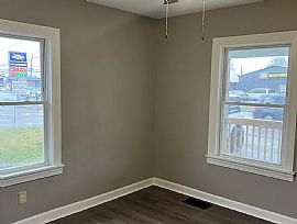 Beautiful Home For Your Comfort  in Mount Washington, KY (Photo 6 of 12)