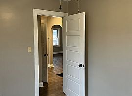 Beautiful Home For Your Comfort  in Mount Washington, KY (Photo 9 of 12)