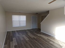 Beautiful Home For Your Comfort  in Louisville, KY (Photo 5 of 12)