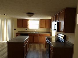 Beautiful Home For Your Comfort  in Louisville, KY (Photo 8 of 12)