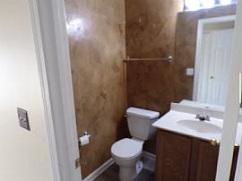 Beautiful Home For Your Comfort  in Louisville, KY (Photo 9 of 12)