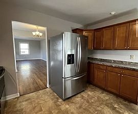 Beautiful Home For Your Comfort  in Lexington, KY (Photo 11 of 12)