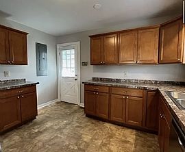 Beautiful Home For Your Comfort  in Lexington, KY (Photo 12 of 12)