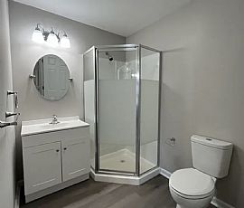 Beautiful Home For Your Comfort  in Lexington, KY (Photo 4 of 12)