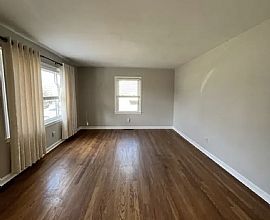 Beautiful Home For Your Comfort  in Lexington, KY (Photo 9 of 12)