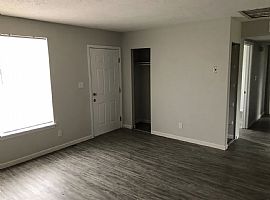 Beautiful Home For Your Comfort  in Shelbyville, KY (Photo 10 of 10)