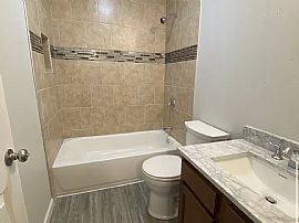 Beautiful Home For Your Comfort  in Shelbyville, KY (Photo 6 of 10)