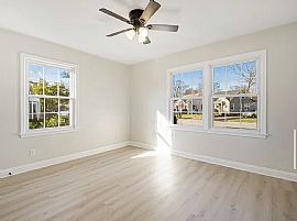 Beautiful Home For Your Comfort  in Saint Matthews, KY (Photo 11 of 12)