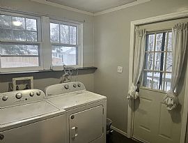 Beautiful Home For Your Comfort  in Richmond, KY (Photo 10 of 12)