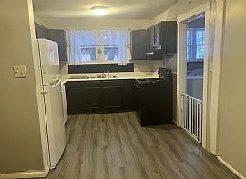 Beautiful Home For Your Comfort  in Richmond, KY (Photo 6 of 12)