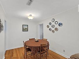 Beautiful Home For Your Comfort  in Dothan, AL (Photo 5 of 12)