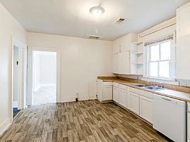 Beautiful Home For Your Comfort  in Montgomery, AL (Photo 10 of 10)