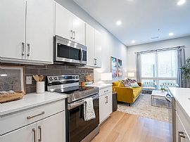 2154 Quarry Trails Dr in Columbus, OH (Photo 2 of 8)