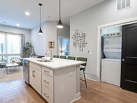 2154 Quarry Trails Dr in Columbus, OH (Photo 3 of 8)