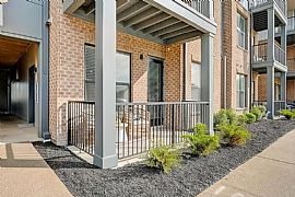 2154 Quarry Trails Dr in Columbus, OH (Photo 8 of 8)