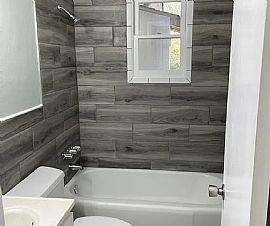 Beautiful Home For Your Comfort  in Mobile, AL (Photo 9 of 11)