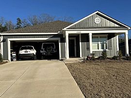 Beautiful Home For Your Comfort  in Northport, AL